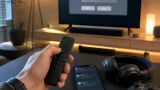 Claude blocca le istruzioni per modificare le smart TV: cosa è successo e perché conta